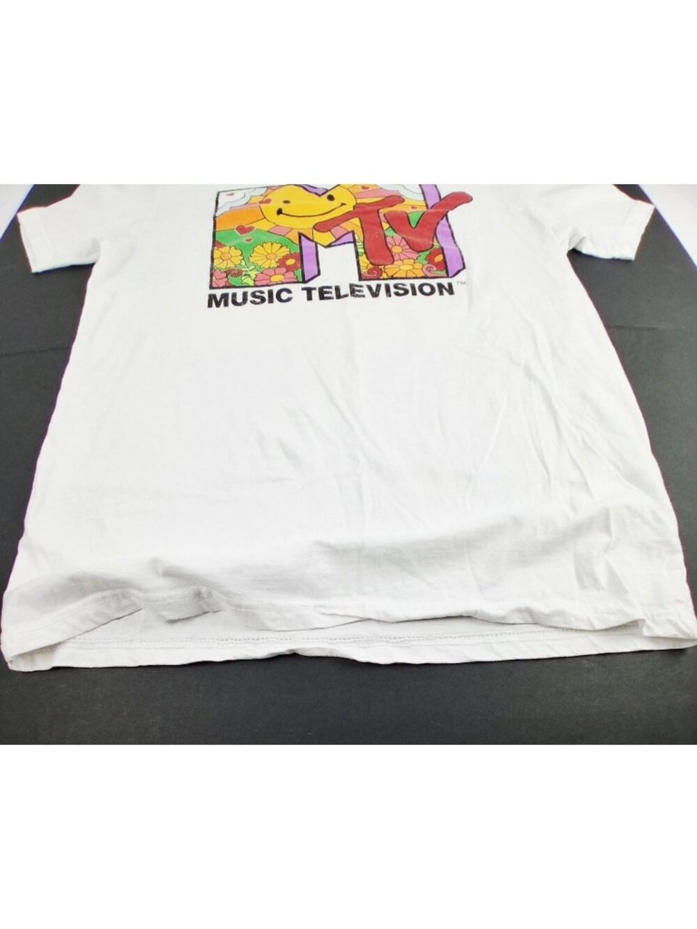 MTV Retro Graphic White T-Shirt Smiley Face Logo Music Television Size Small - Picture 5 of 9